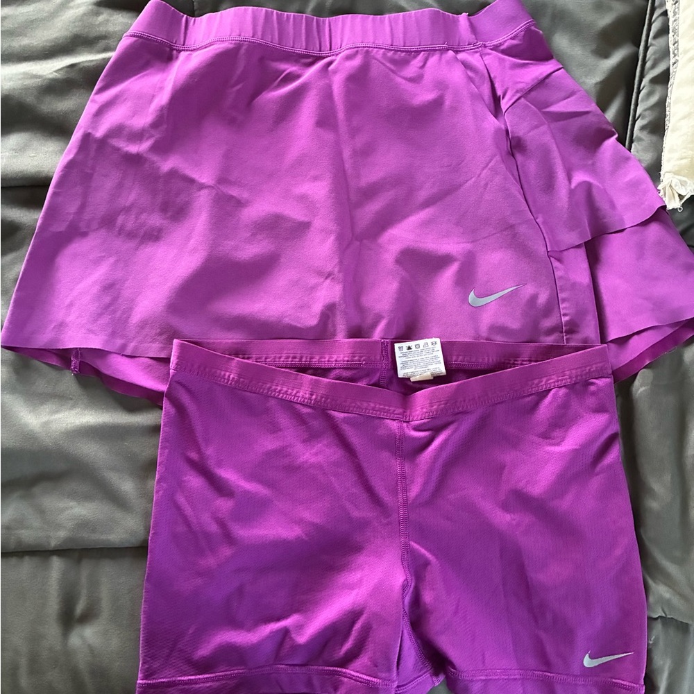Nike Women's purple golf skort